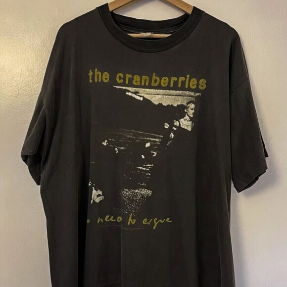 The Cranberries 1995 Tour Unisex T-Shirt, The Cranberries band graphic tee black - Picture 2 of 4